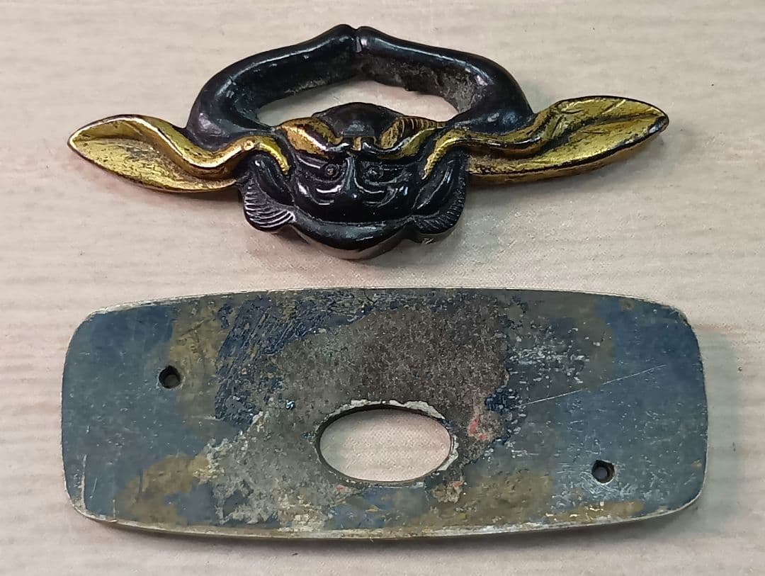 煙草入れ／前金具