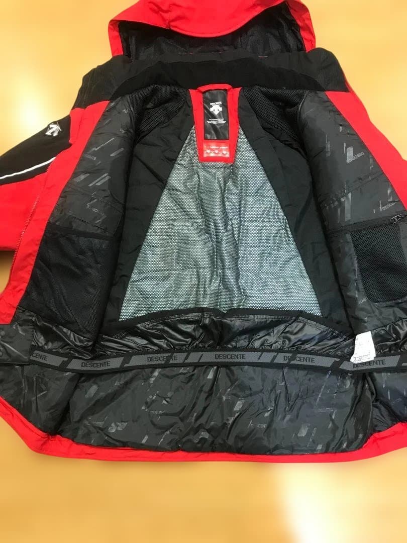 DESCENTE SWISS SKI TEAMモデル中綿入ストレッチスキーウェア