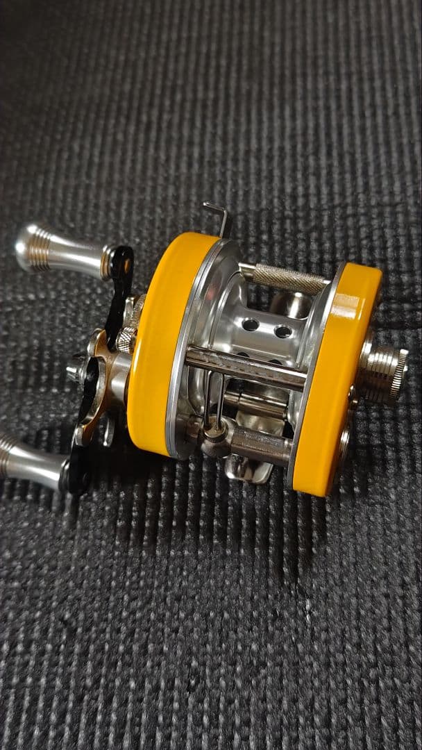 五十鈴工業　BC730 イエロー