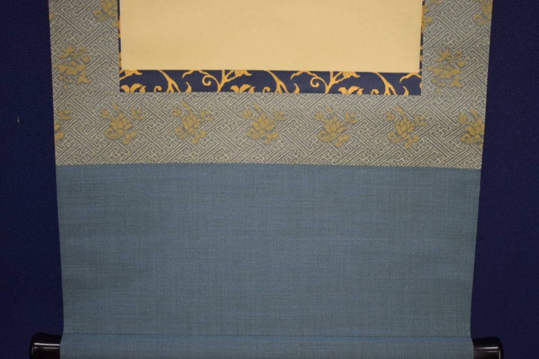 複製/千宗旦/利休居士像図/工芸/桐共箱付/布袋屋掛軸HJ-581