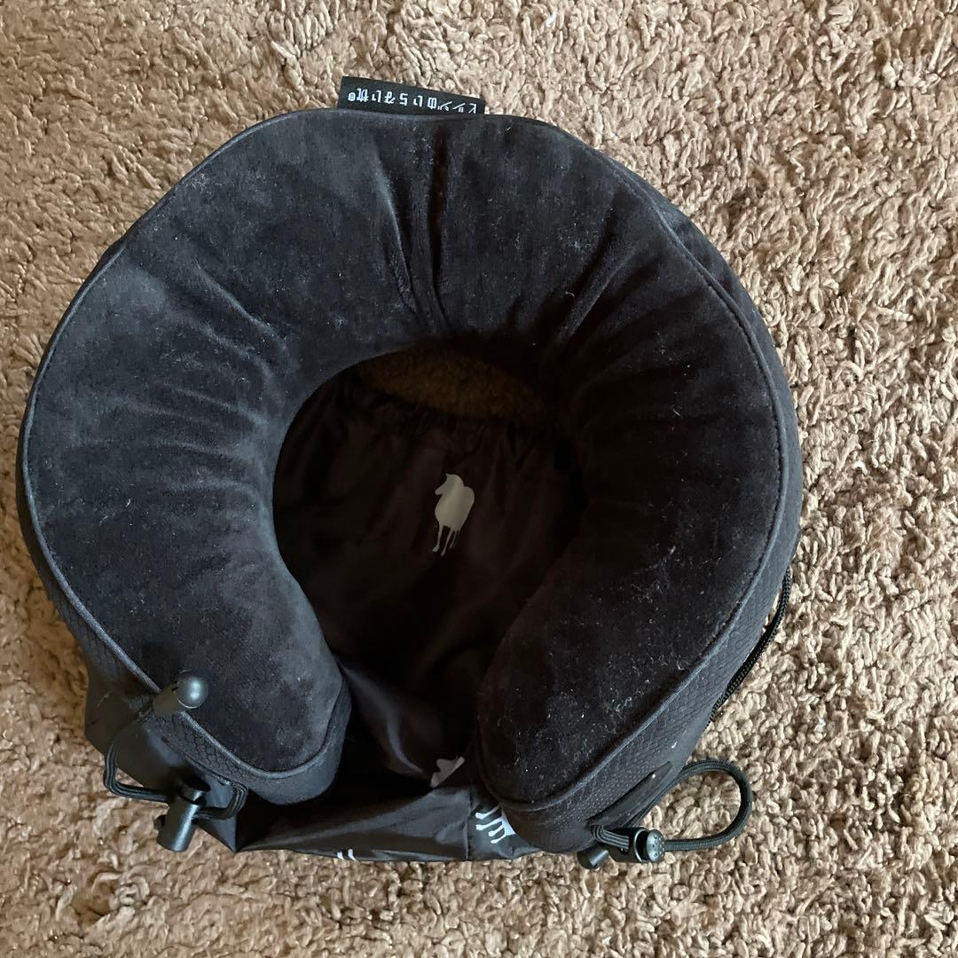 ヒツジのいらない枕　U字型ネックピロー ブラック