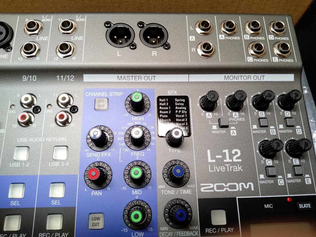 未使用品　ZOOM LiveTrak L-12 デジタルミキサー