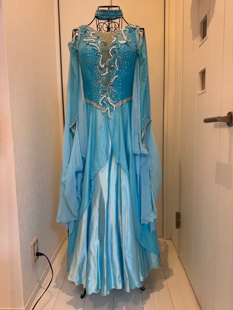 ダンスドレス　水色　(表示サイズＬ)