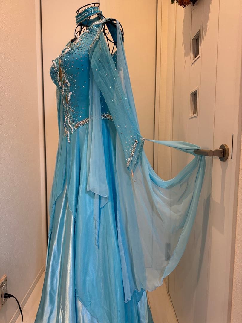 ダンスドレス　水色　(表示サイズＬ)