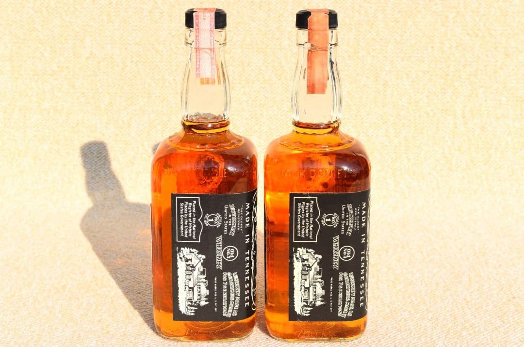 ■ ジャックダニエル 旧ボトル 赤紙封印 750ml 瓶底82 84 ■