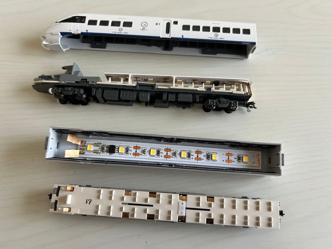 KATO　10-246　885系（１次車）〈アラウンド・ザ・九州〉　6両セット