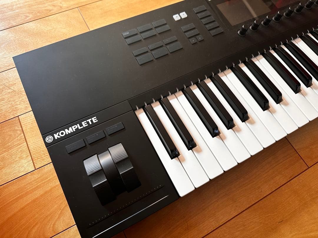 KOMPLETE 61鍵 MIDIキーボードKONTROL ライセンス 元箱あり