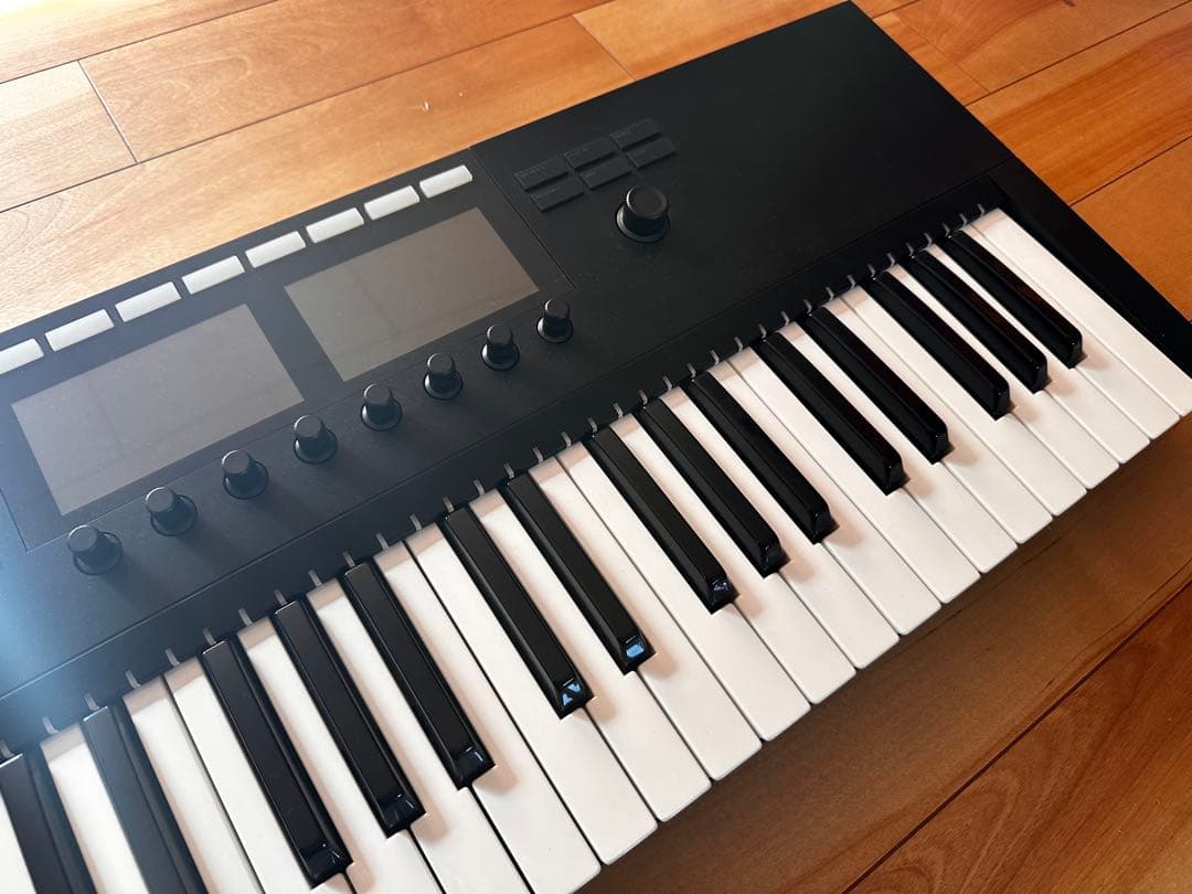 KOMPLETE 61鍵 MIDIキーボードKONTROL ライセンス 元箱あり