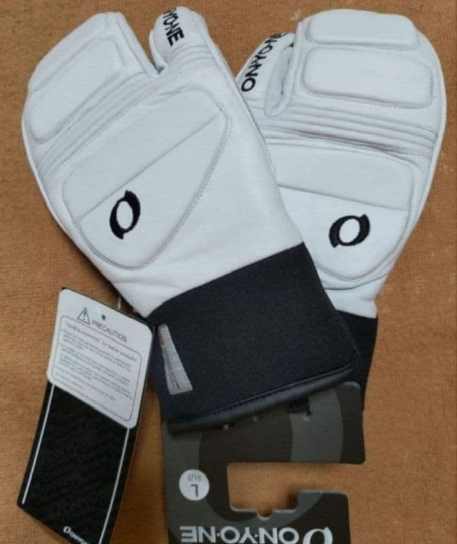 a 新品タグ付 ONYONE オンヨネ ミトンタイプ グラブ L