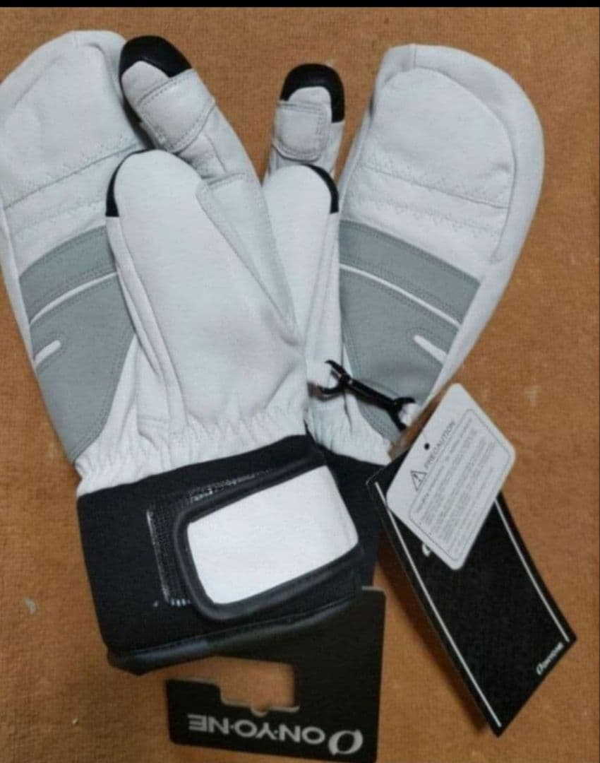 a 新品タグ付 ONYONE オンヨネ ミトンタイプ グラブ L