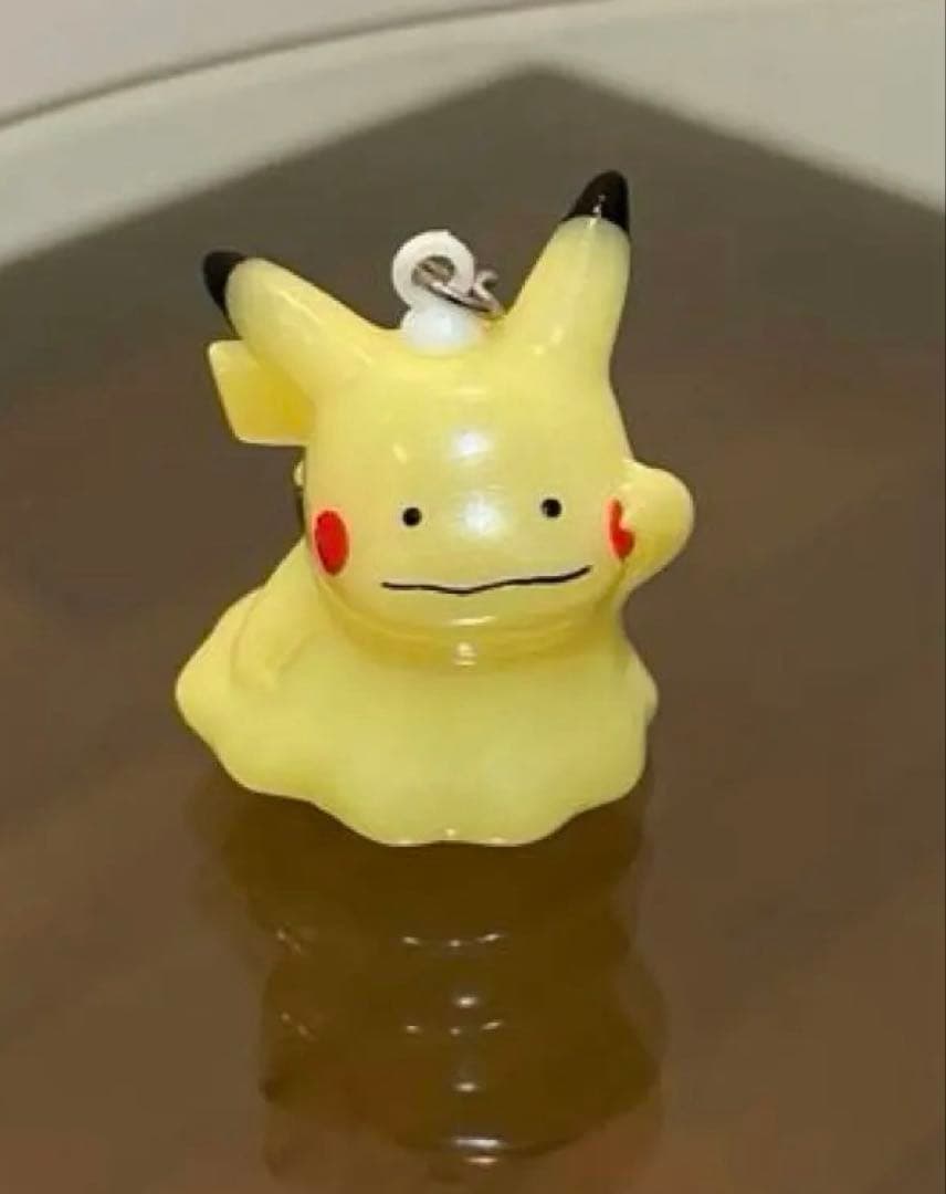 【セール・希少】ピカチュウ へんしんメタモン キーホルダー ポケモン