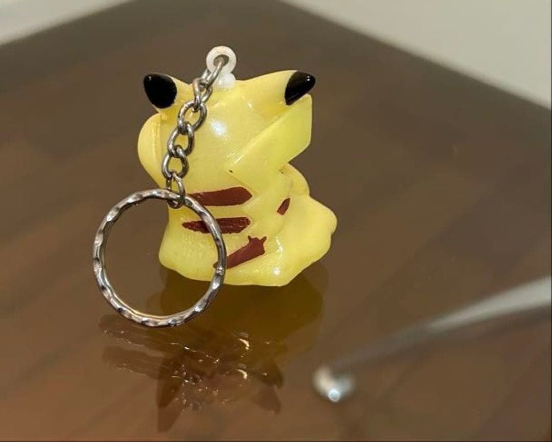 【セール・希少】ピカチュウ へんしんメタモン キーホルダー ポケモン