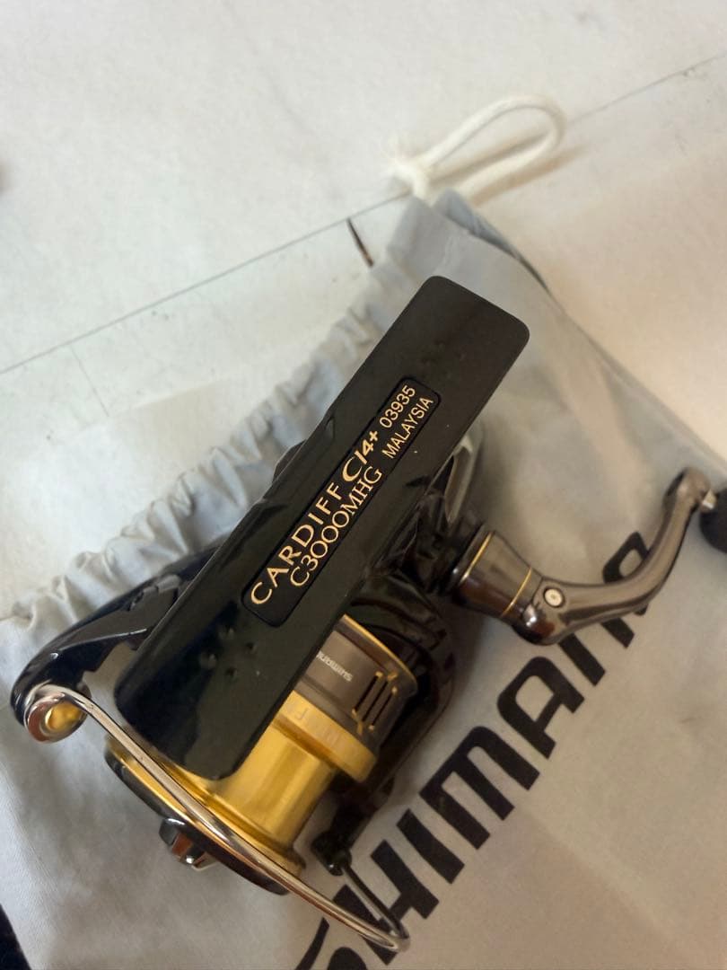 売約済みSHIMANO Vanquishスピニングリール2個CARDIFF 1個