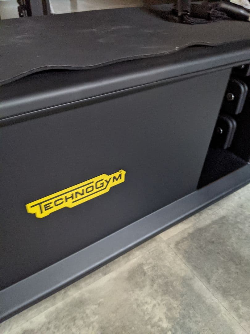 TECHNOGYM BENCH テクノジム　多機能トレーニングベンチ