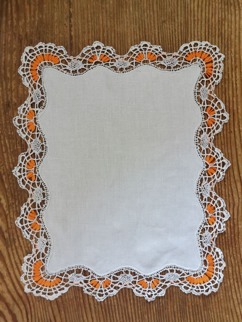 アンティークフランス 透かしレース スカラップフリル装飾 リネンクロス ドイリー