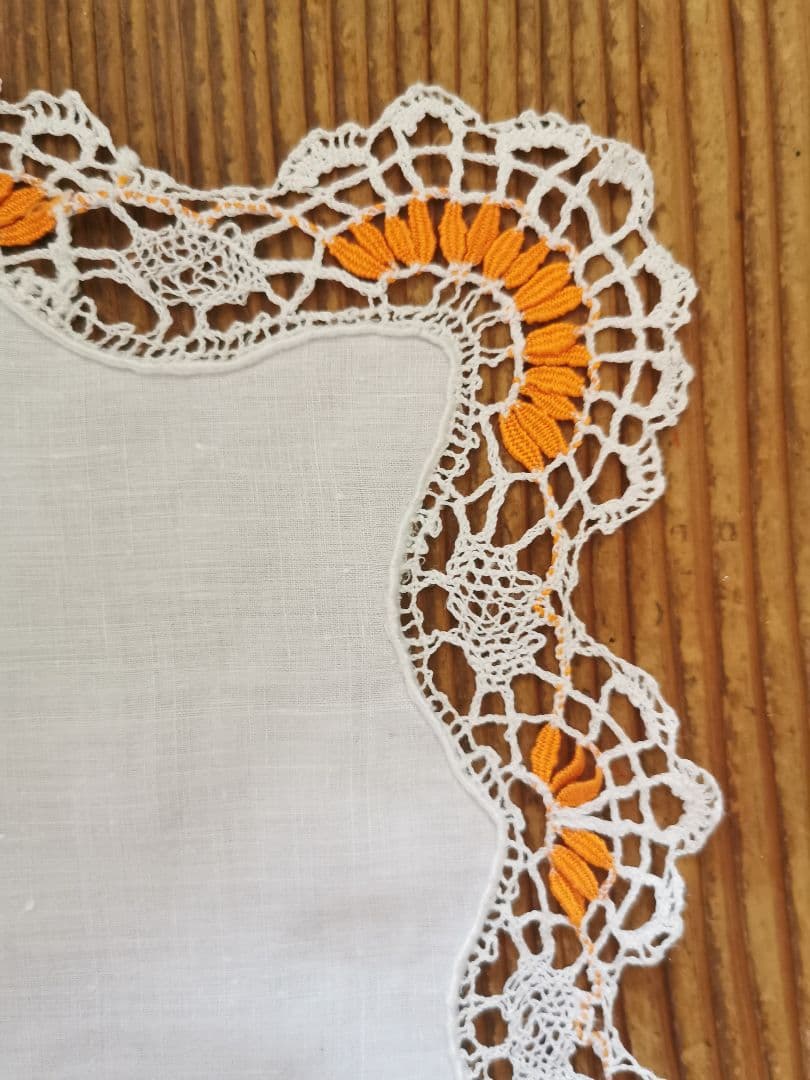 アンティークフランス 透かしレース スカラップフリル装飾 リネンクロス ドイリー