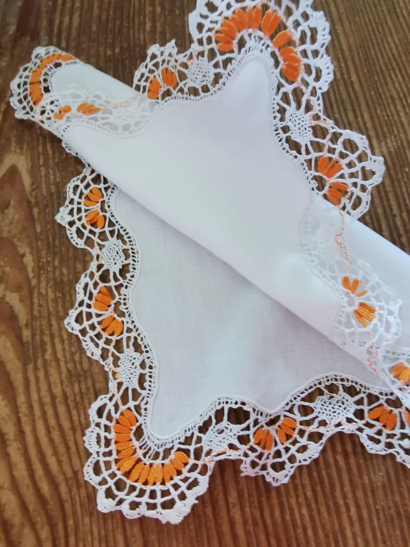 アンティークフランス 透かしレース スカラップフリル装飾 リネンクロス ドイリー