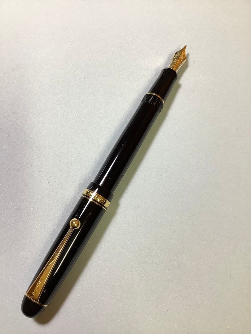 パイロットの万年筆　カスタム74　ブラック　ペン種: B（太字）