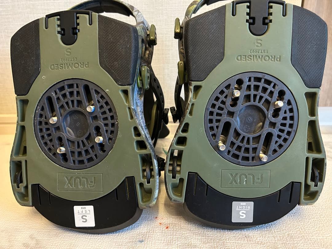 FLUX DS スノーボード ビンディング Sサイズ　25-26