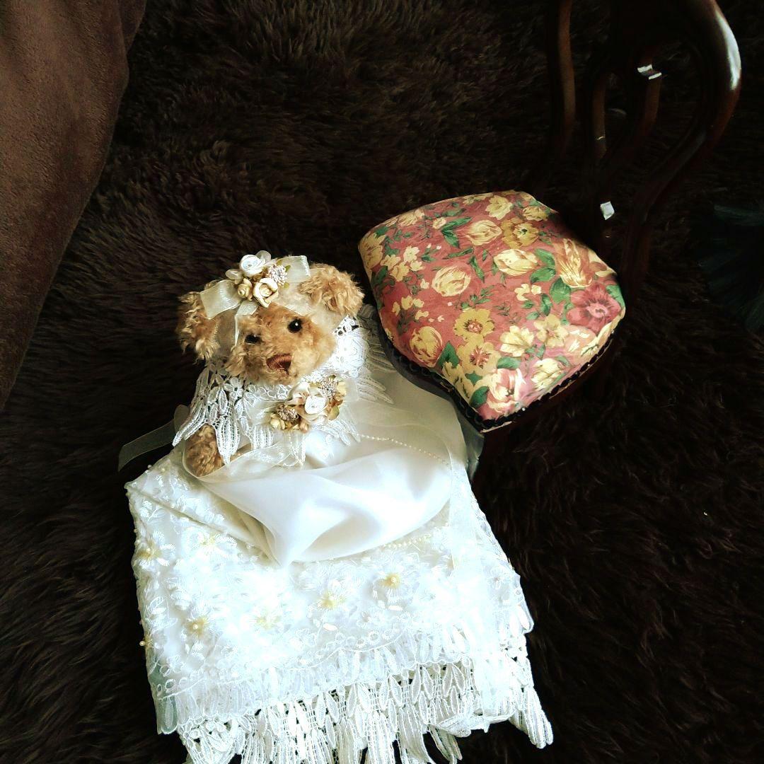 テディベアー、ウェルカムウェディングベアー木製アンティークチェア付き