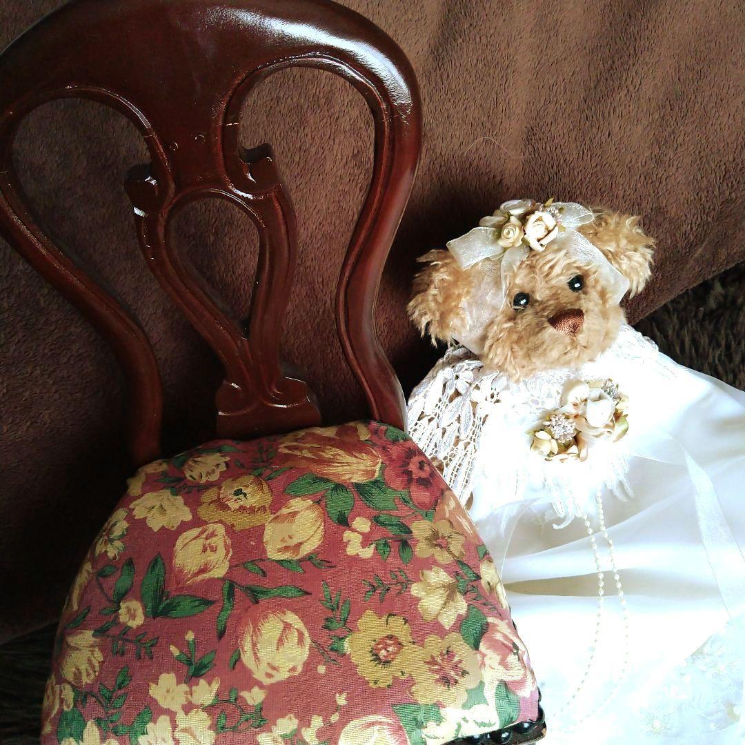 テディベアー、ウェルカムウェディングベアー木製アンティークチェア付き