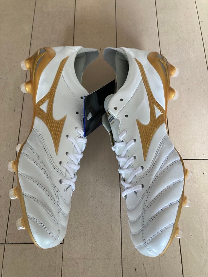 モレリアネオ4ジャパン　白✖️金　26.0㎝　新品。