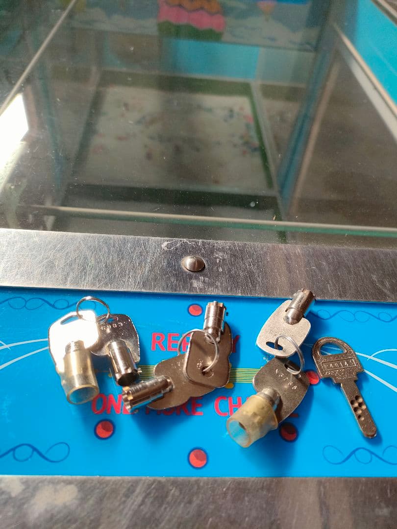 クレーンゲーム　本体　鍵付き　 地域限定配送