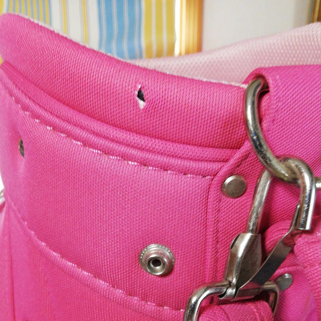 レディース、クインシーのキャディーバッグです。ハートが可愛いです。