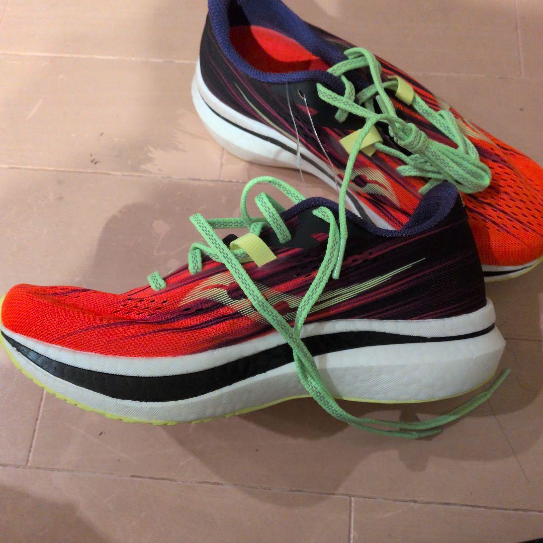 新品 サッカニー エンドルフィン プロ 2 マラソン シューズ 24.5cm