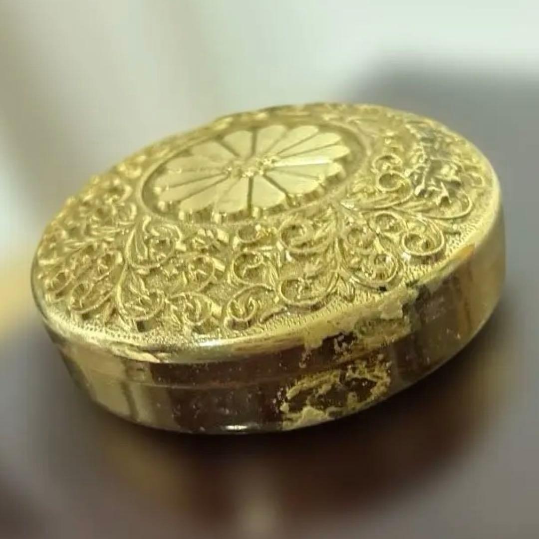 24KGP 金メッキ 月光 皇室の紋章 十六葉八重表菊 朱肉入れ お宝