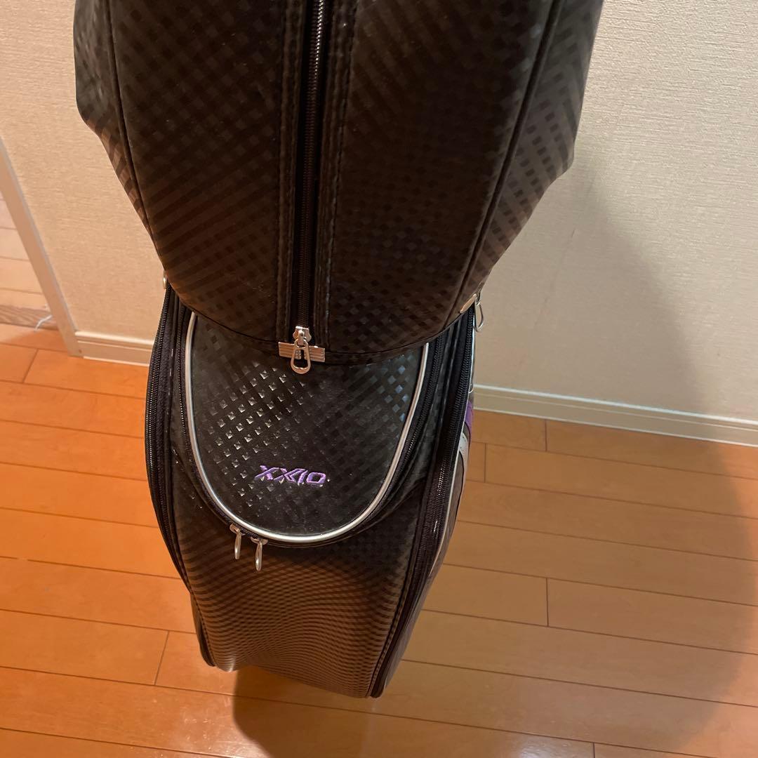 XXIO ブラック レディースキャディバッグ カーボン調
