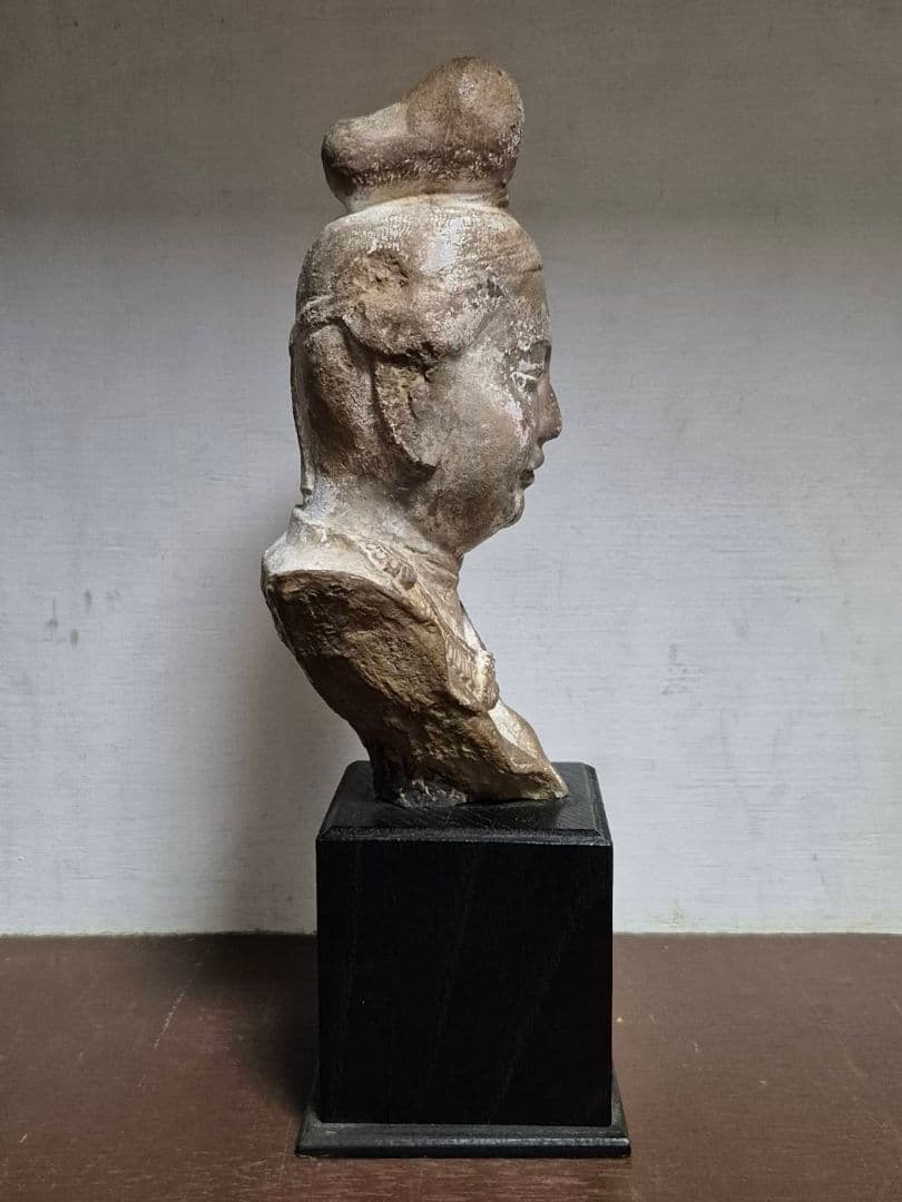 中国　テラコッタ　人物俑　置物　仏　観音像　菩薩