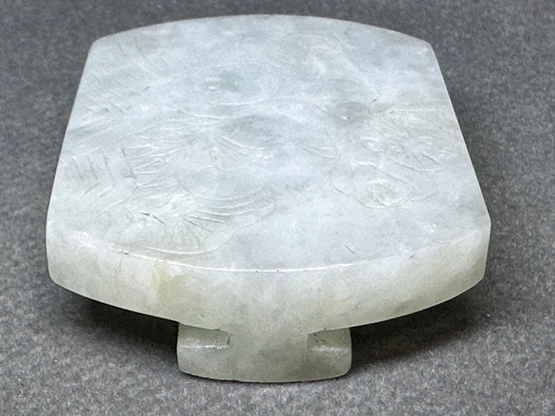 本翡翠　根付　中国美術　アンティーク　骨董　飾り物　古美術品　 置物　細密細工