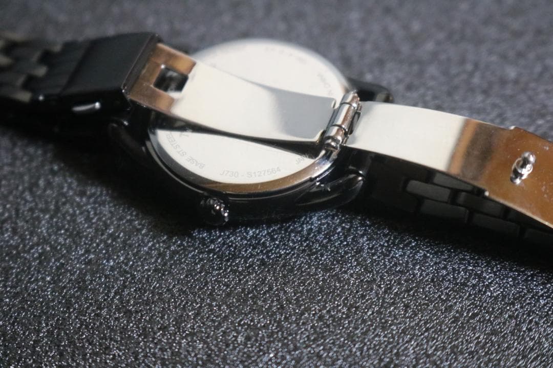 ツイステッドワンダーランド　イグニハイド寮 腕時計