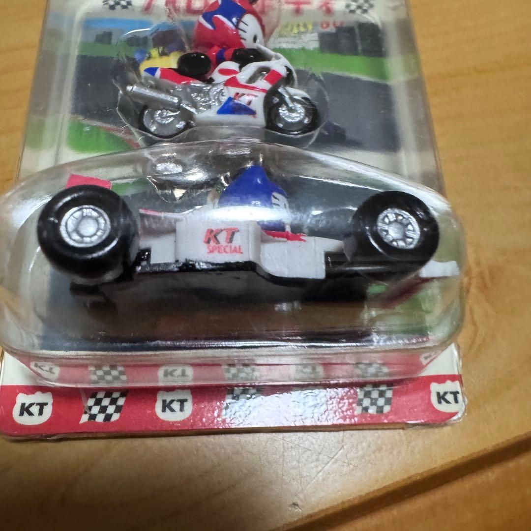 【レア】ハローキティ　キーホルダー　サーキットバージョン　バイク＆カート