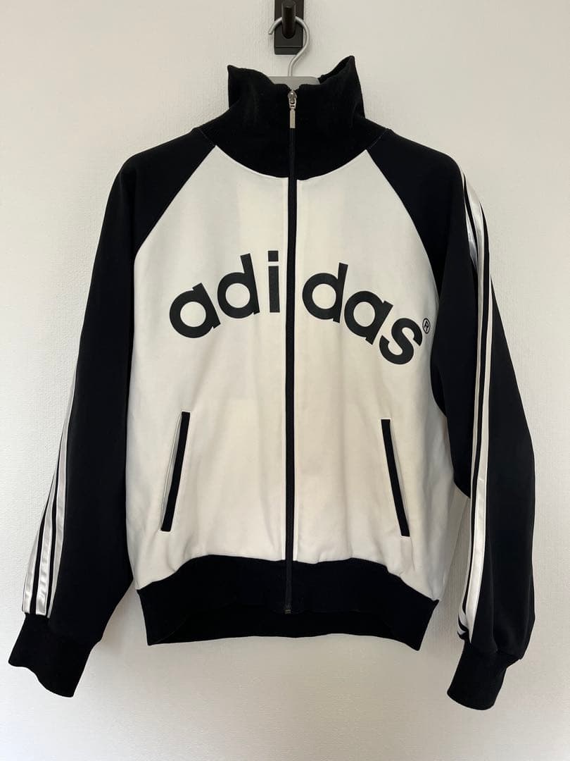adidas トラックジャケット　サイズ/Ｌ　カラー/ブラック・ホワイト