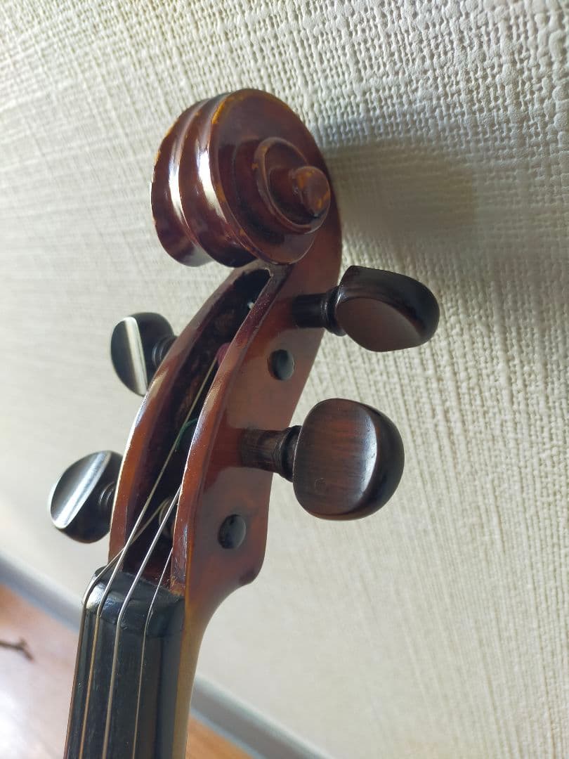 オールドヴァイオリン（an old violin）