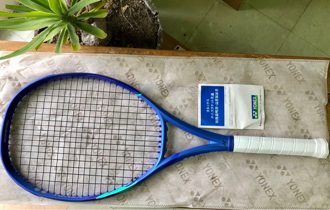 t*n様 YONEX 最新 EZONE 100 TOUR G2 使用回数 2回