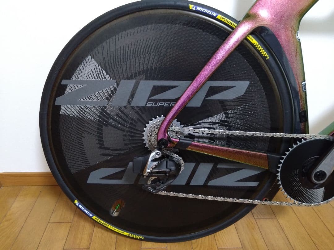 ZIPP 454nsw （前輪）ZIPP SUPER9 DISC（後輪）