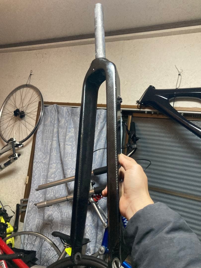 謎フルカーボンフォーク 29インチ ディスク対応