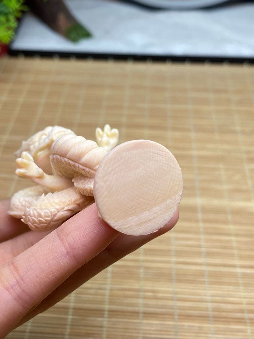 天然マンモス牙美しい手作り彫刻　至尊神龍　置物