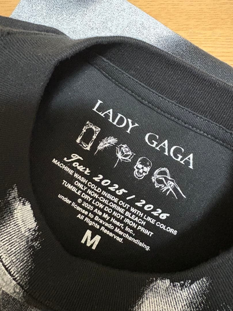 【新品未使用】レディガガ Mayhem Ball Vanish Tシャツ M