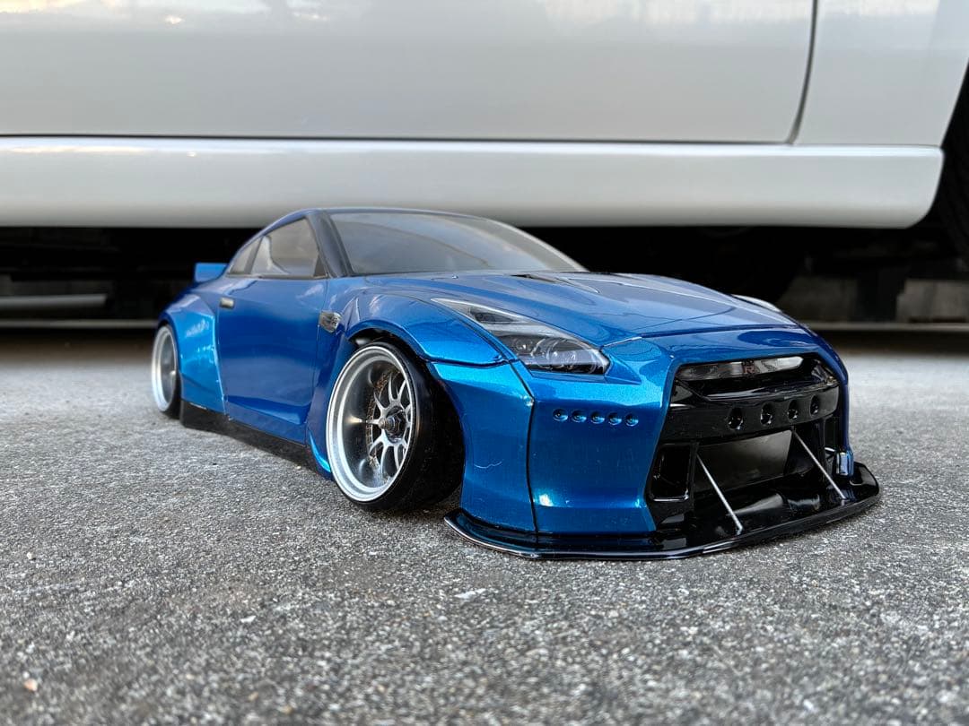 アディクション　R35-gtr ラジコンボディ