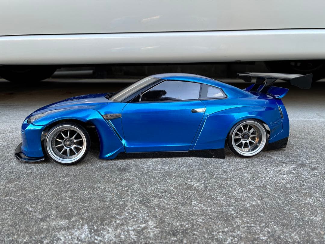 アディクション　R35-gtr ラジコンボディ