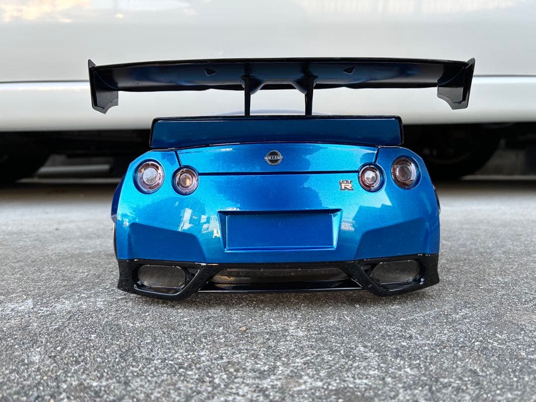 アディクション　R35-gtr ラジコンボディ