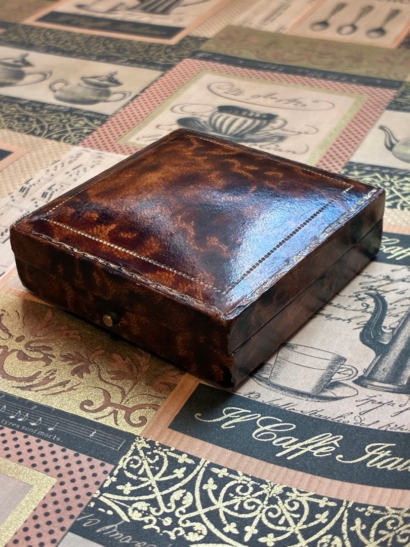 英国アンティークジュエリーケース ベージュベルベット