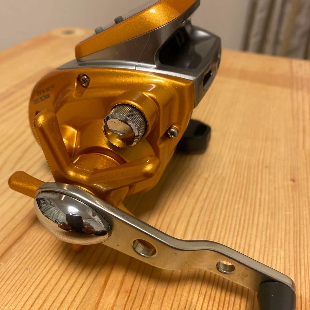 美品　希少　ダイワ　イッツICV300ソーラー　デジタルカウンター付き両軸リール