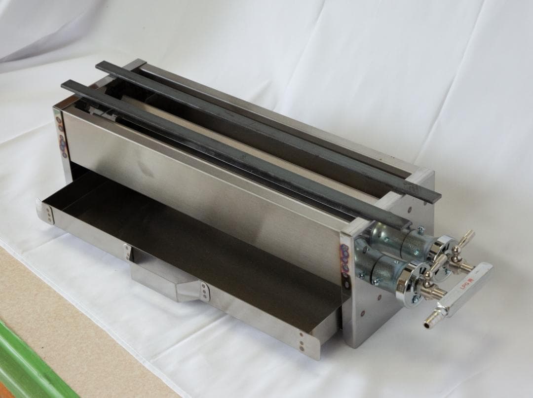 売れてます ♪ やきとり 焼器台 串焼き キャンピングカー 模擬店 文化学園祭り