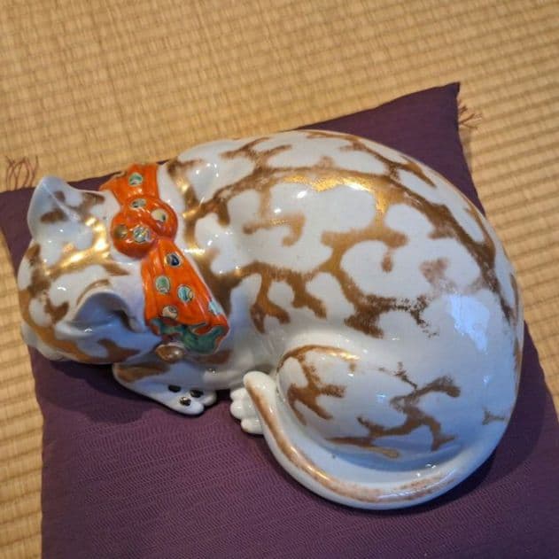 海を渡り、米国で百年以上眠り続けた猫！明治後期 眠り猫ねこ 招き猫 古伊万里九谷