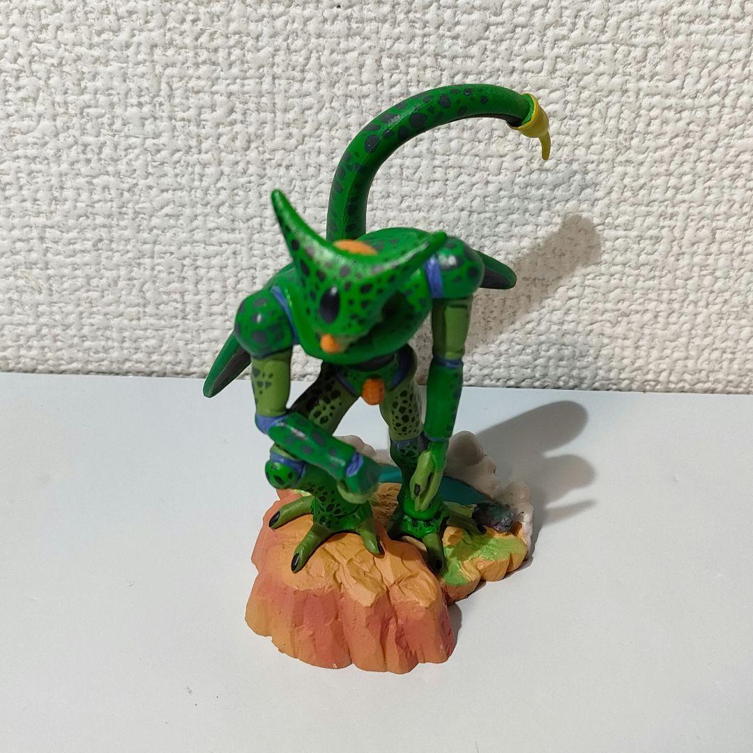 ☆　ドラカプ　ドラゴンボールカプセル　ドラゴンボールフィギュア　セル　第一形態